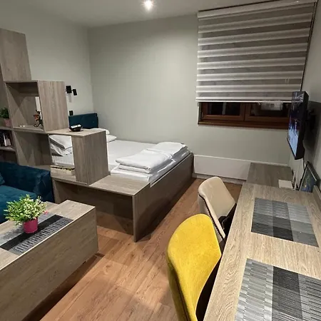 Snezni Vrh - Bela Reka, Apartamento Brzeće